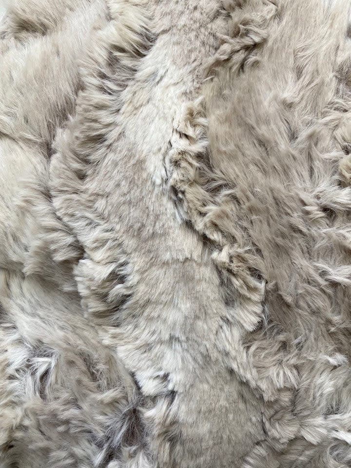 Plush Throw Sandshell